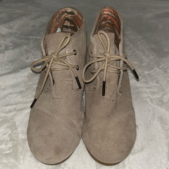 TOMS Wedge Ankle Booties - Picture 1 of 6